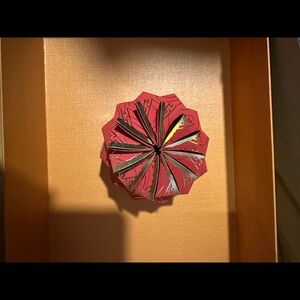 Viori Red Heirloom Tea shampoo bar limited edition